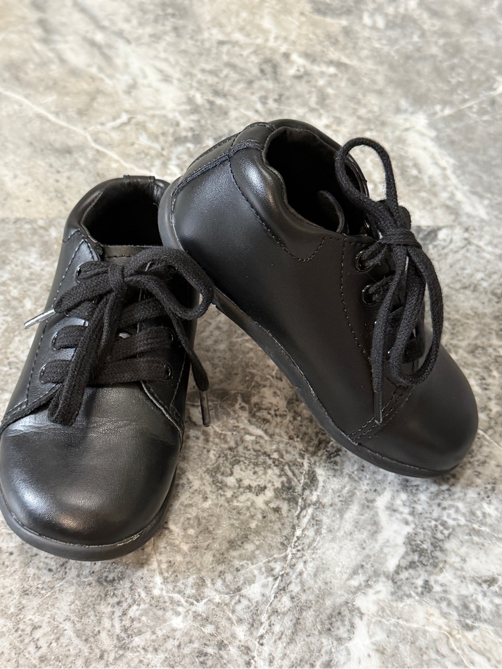Stride Rite SRT Elliot boys’ black leather shoes in toddler size US 7M walking